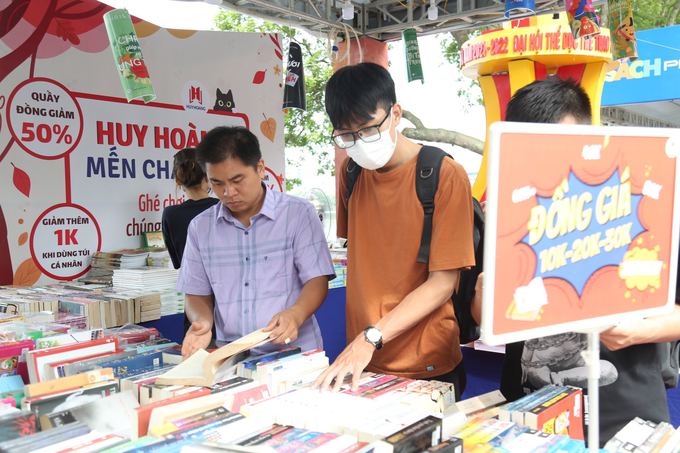Các nhà xuất bản, công ty sách tổ chức nhiều chương trình giao lưu hấp dẫn, ý nghĩa, mang đậm dấu ấn Thăng Long - Hà Nội, dành tặng bạn đọc Thủ đô.
