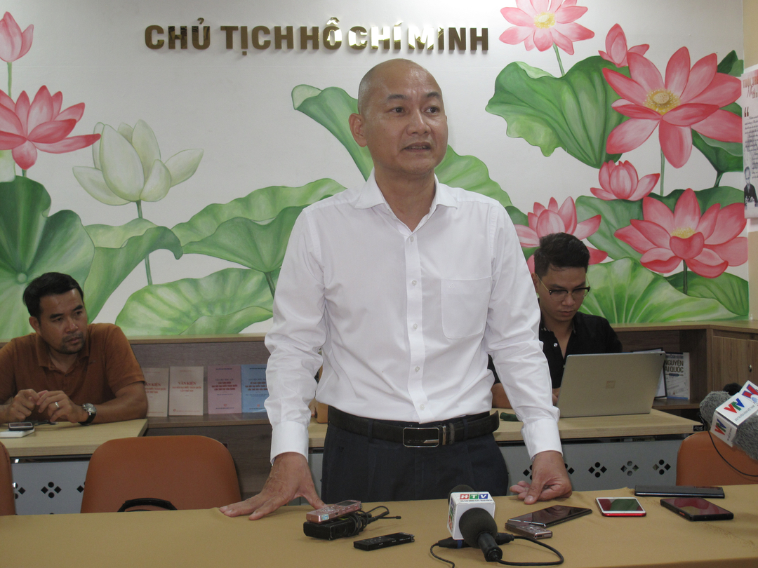 Ông Nguyễn Nguyên Phương, Phó Giám đốc Sở Công thương TP.HCM thông tin với báo chí. Ảnh: T.N.