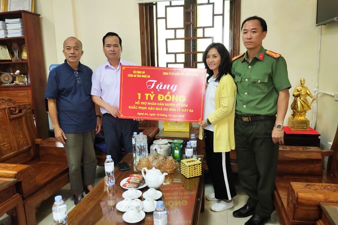 Masan đã ủng hộ 1 tỷ đồng cho UBND huyện Kỳ Sơn để cùng chính quyền địa phương và bà con nhanh chóng khắc phục thiệt hại.