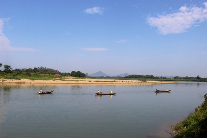 Vẻ đẹp của sông Lam ngày hè. Ảnh: Huy Thư.