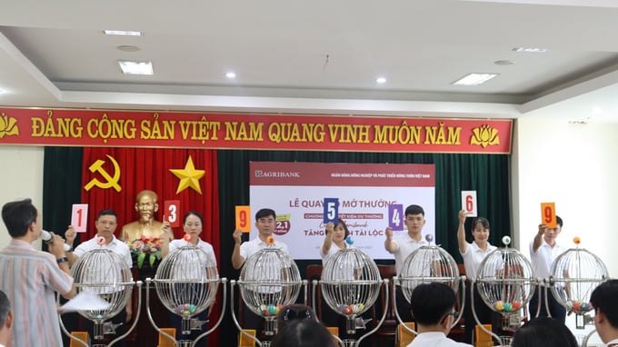 Mã số 1395469 trúng giải thưởng trị giá 1 tỷ đồng thuộc về khách hàng Hoàng Thị Bình.