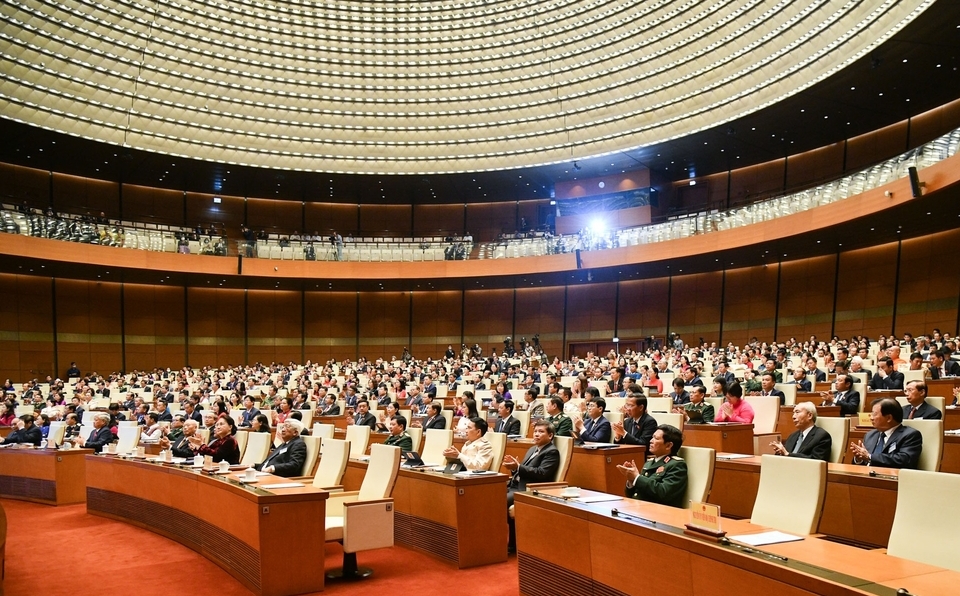 Các đại biểu tham dự kỳ họp thứ 4, Quốc hội khoá XV.