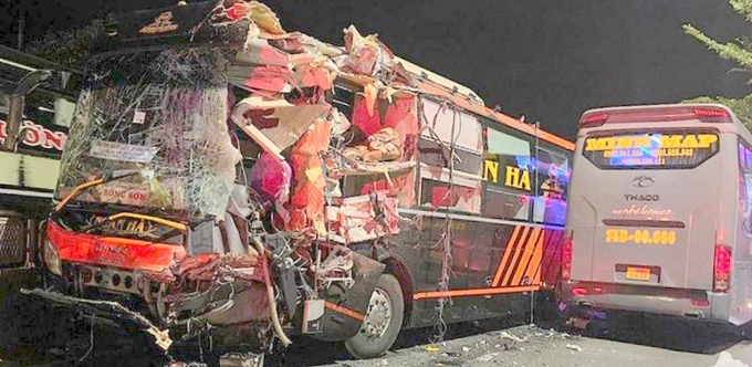 Hiện trường vụ tai nạn tông xe liên hoàn ở Bình Thuận. Ảnh: DC.
