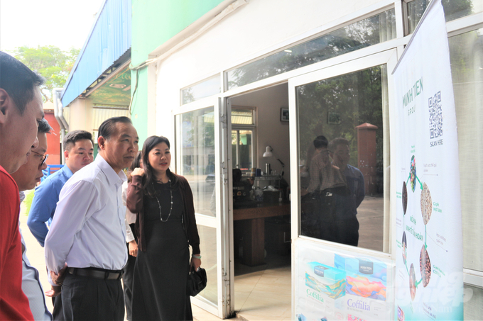 Thứ trưởng Phùng Đức Tiến khảo sát tình hình hoạt động, sản xuất của Công ty Cổ phần Tập đoàn Minh Tiến tại huyện Thanh Trì, TP. Hà Nội.