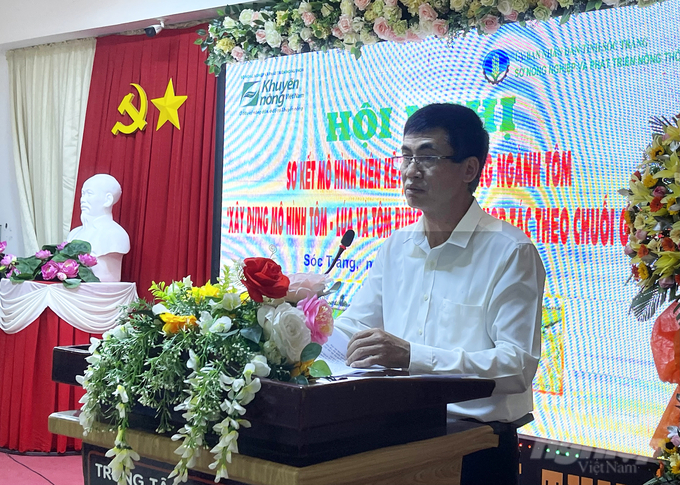 Ông Hoàng Văn Hồng, Phó Giám đốc Trung tâm Khuyến nông Quốc gia phát biểu tại Hội nghị Sơ kết. Ảnh: Hữu Đức.