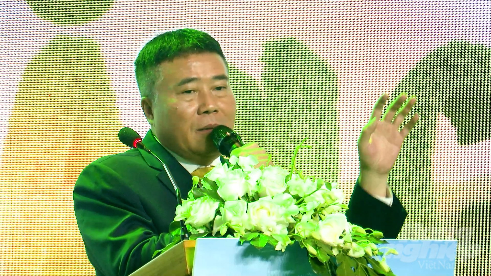 Ông Trương Sỹ Bá, Chủ tịch HĐQT BaF chia sẻ tại sự kiện ra mắt, công bố thương hiệu 'heo ăn chay' BaF Meat. Ảnh: Minh Sáng.