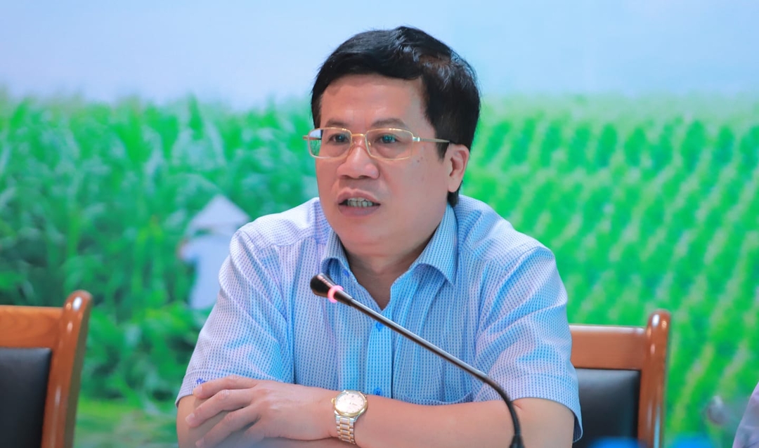 Tong Xuan Chinh, Deputy Director of the Department of Livestock Production talks about the strategy for livestock development from now to 2030. Photo: BT.