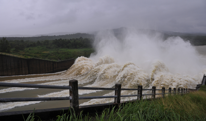 Sở NN-PTNT Phú Yên đã đề xuất tỉnh chỉ đạo cơ quan chuyên môn xử lý vi phạm trong việc vận hành điều tiết hồ thủy điện Sông Hinh. Ảnh: AC.