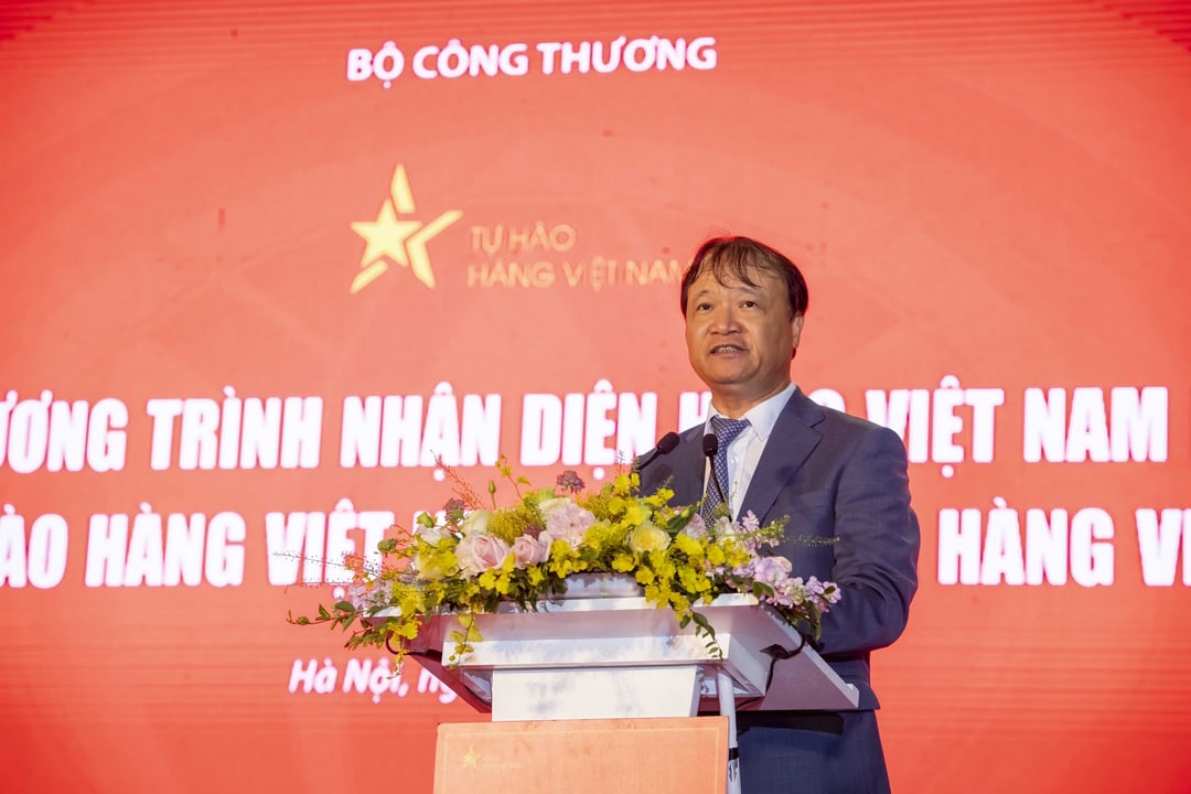 Thứ trưởng Đỗ Thắng Hải phát biểu khai mạc lễ hội tối 29/10. 