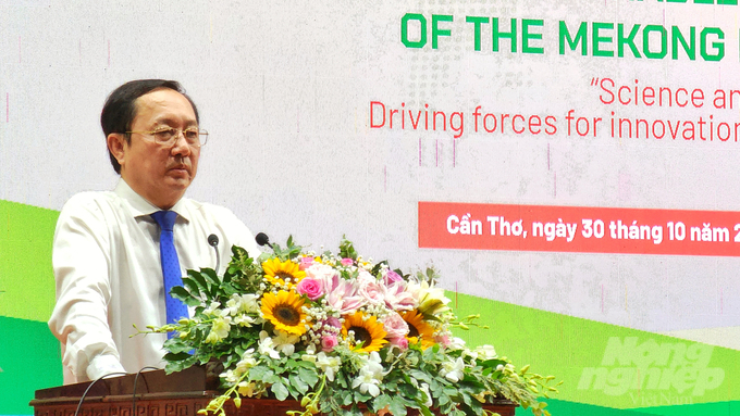 Bộ trưởng Bộ Khoa học và Công nghệ Huỳnh Thành Đạt cho biết thời gian tới sẽ đẩy mạnh phát triển lĩnh vực KHCN của vùng ĐBSCL, đưa nhanh các tiến bộ khoa học kỹ thuật vào cuộc sống. Ảnh: Kim Anh.
