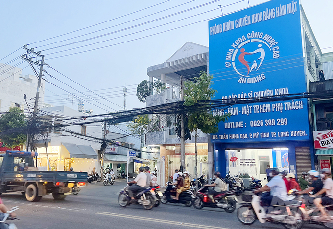 Phòng khám Nha khoa Công Nghệ Cao An Giang thuộc Công ty TNHH Nha khoa Công Nghệ Cao An Giang, sử dụng văn bằng, chứng chỉ giả để hoạt động. Ảnh: Tiến Tầm.