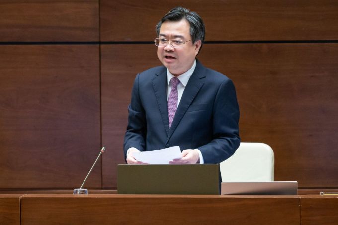 Bộ trưởng Bộ Xây dựng Nguyễn Thanh Nghị trả lời các vấn đề ĐBQH quan tâm.