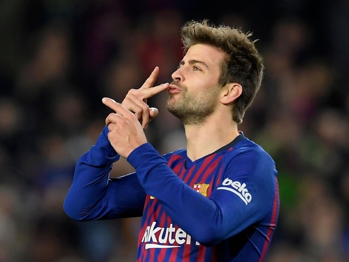 Gerard Pique từ chối họp báo tri ân của Barcelona