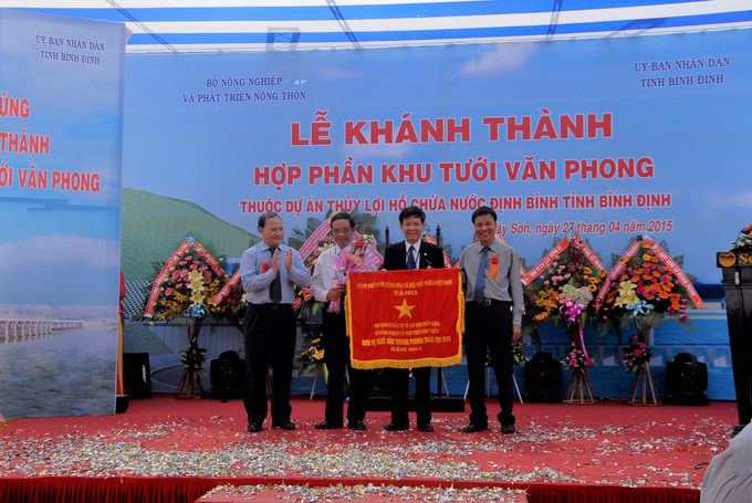 Ngày 27/4/2015 Bộ NN-PTNT và UBND tỉnh Bình Định tổ chức lễ khánh thành Hợp phần khu tưới Văn Phong. Ảnh: V.Đ.T.