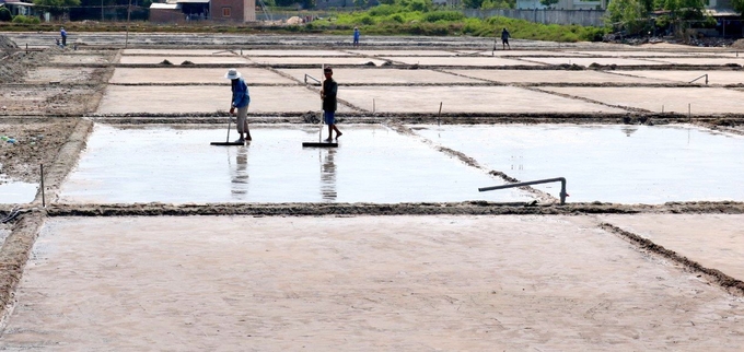 Salt production in Hon Khoi.