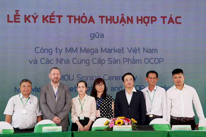 MM Mega Market ký thỏa thuận hợp tác với 25 nhà cung cấp sản phẩm OCOP. Ảnh: Sơn Trang.