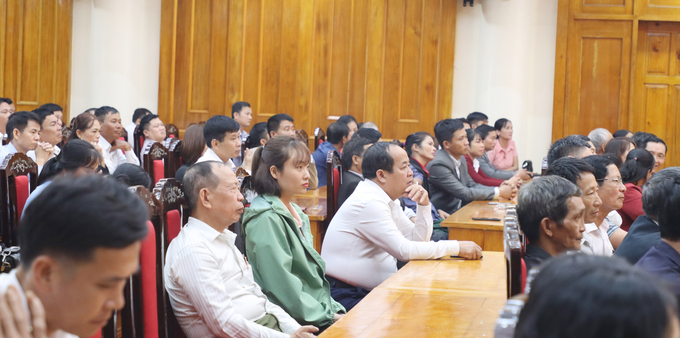 Các đại biểu, hội viên, nông dân tham dự Hội nghị đối thoại với nông dân của UBND tỉnh Yên Bái. Ảnh: Nguyễn Tuấn Anh.