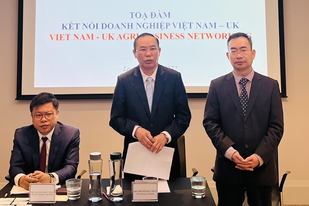 Thứ trưởng Phùng Đức Tiến phát biểu tại Toạ đàm Kết nối doanh nghiệp Việt Nam - Vương quốc Anh. Ảnh: NT.