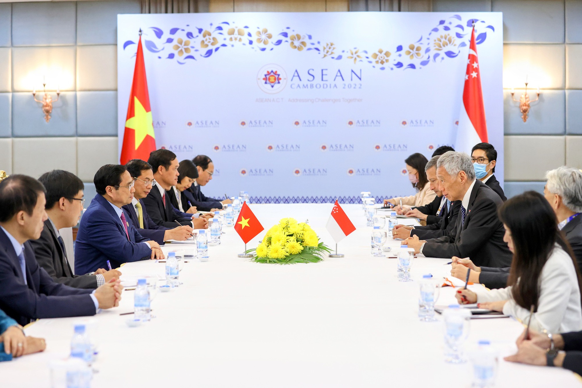 Thủ tướng Chính phủ Phạm Minh Chính đề nghị Singapore hỗ trợ Việt Nam xây dựng nền tảng số, thúc đẩy chuyển đổi số. Ảnh: VGP.