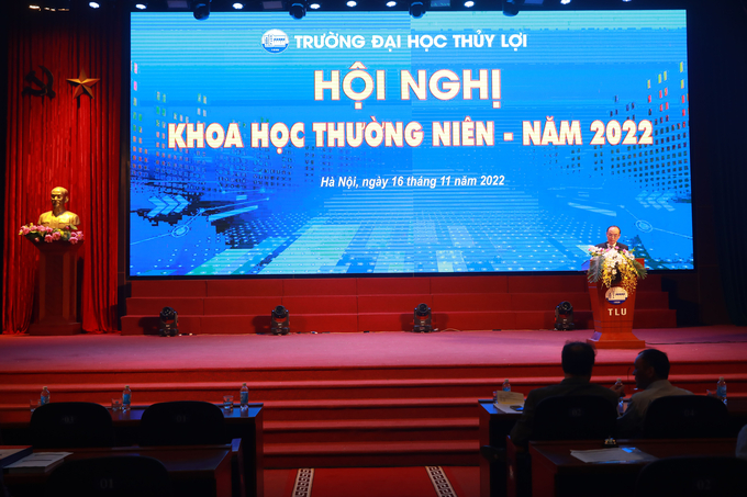 GS. Trịnh Minh Thụ, Hiệu Trưởng Trường Đại học Thủy lợi phát biểu tại buổi lễ. Ảnh: HG.