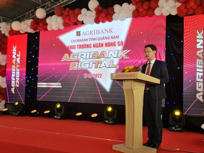 Ông Hà Thạch, Giám đốc Ngân hàng Agribank Chi nhánh tỉnh Quảng Nam phát biểu tại buổi lễ ra mắt ngân hàng số Agribank Digital. Ảnh: H.P.
