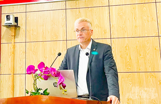 GS. Stoffers Andreas, Giám đốc Tổ chức FNF tại Việt Nam tin rằng buổi hội thảo sẽ tạo động lực đáng kể để tiếp tục phát triển kinh tế xanh của Cần Thơ. Ảnh: Hoàng Vũ.