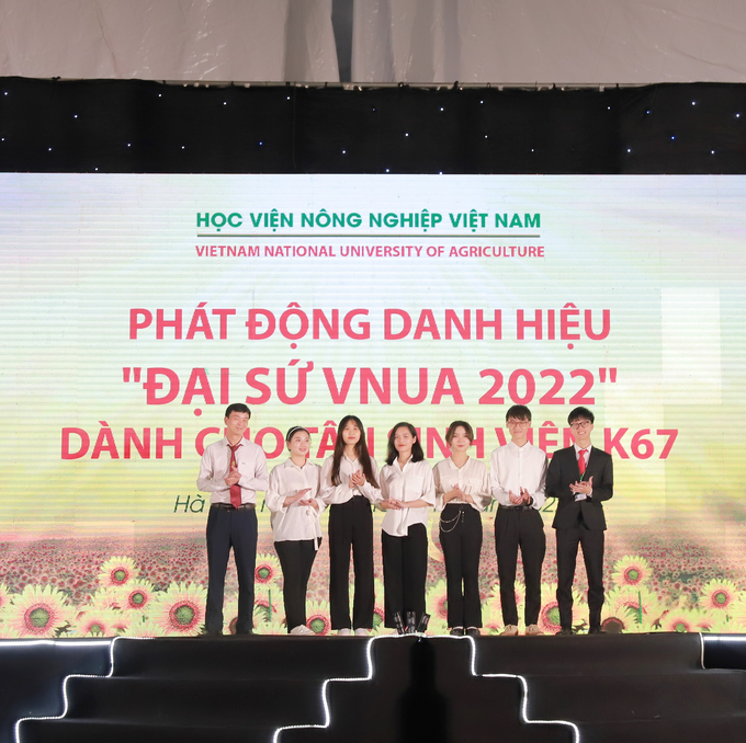 Phát động danh hiệu 'Đại sứ VNUA 2022' dành cho tân sinh viên k67. Ảnh: HVNN