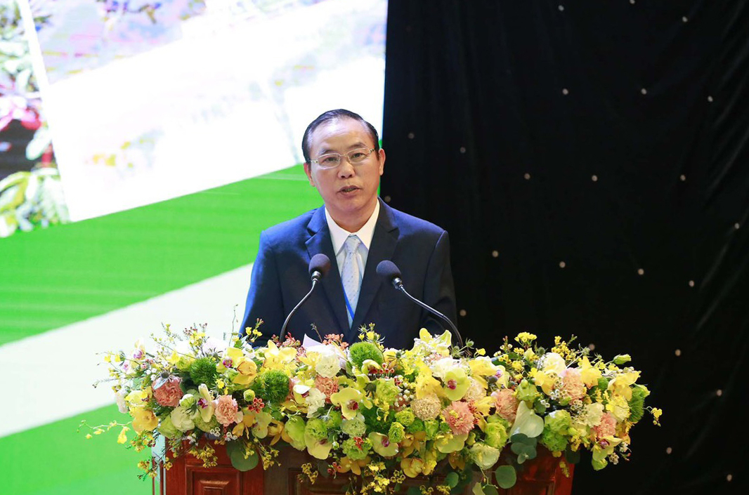 Deputy Minister of Agriculture and Rural Development Phung Duc Tien spoke at the conference.