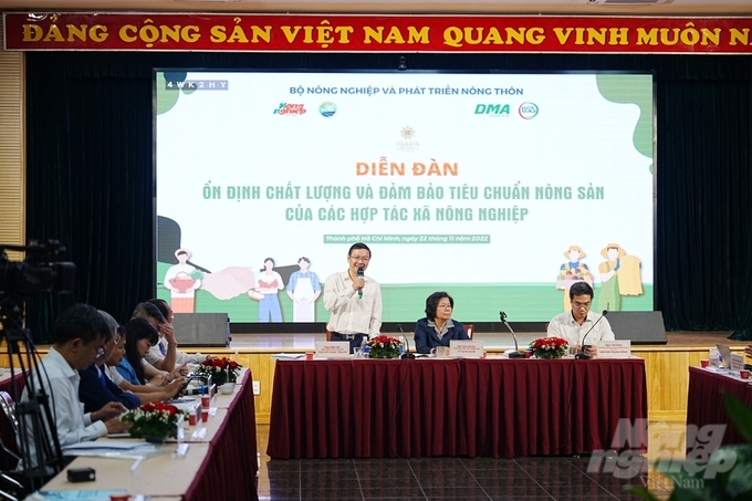 Mr. Nguyen Ngoc Thach, Editor-in-Chief of the Vietnam Agriculture Newspaper, said that high costs and poor quality issues can only be resolved when the cooperative economy develops and operates in a highly unified manner in terms of trading and production.