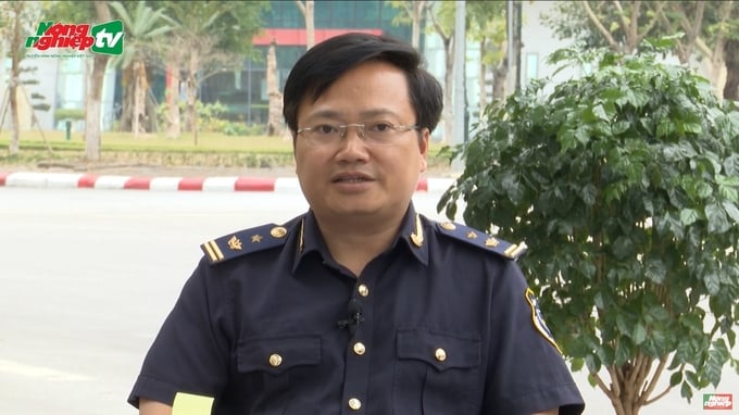 Mr. Pham Thanh Cam, Deputy Director, Sub-department of Customs of Huu Nghi border gate.