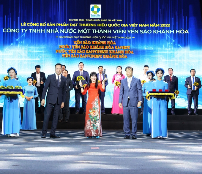Công ty Yến sào Khánh Hòa vinh dự nhận Thương hiệu Quốc gia 2022.
