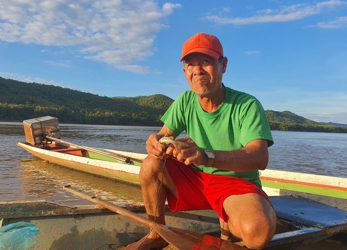 Somchit Inthavong the old fisherman.