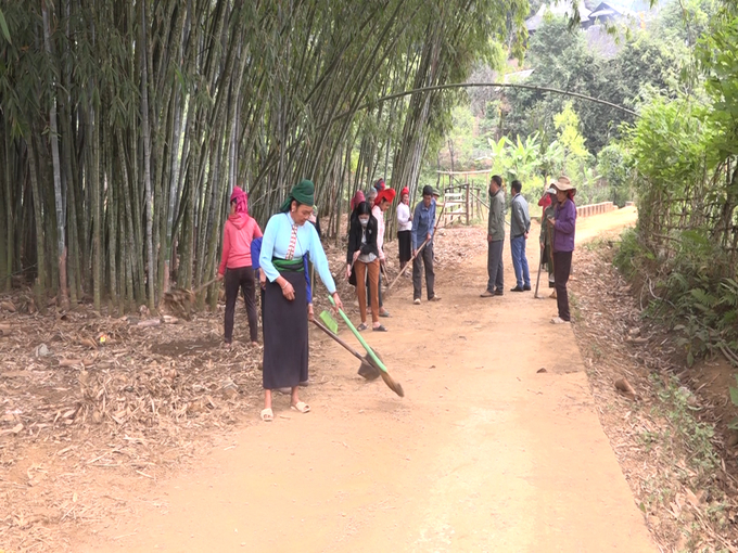 Vận động, phát huy vai trò chủ thể của người dân trong xây dựng nông thôn mới. Ảnh: Văn Thiệu.