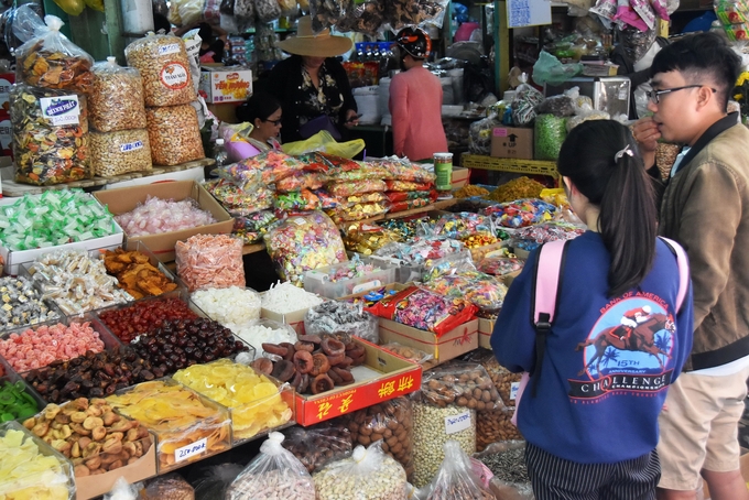 Các tỉnh, thành đều tập trung đảm bảo nguồn cung và vệ sinh an toàn thực phẩm vào dịp Tết Nguyên đán.