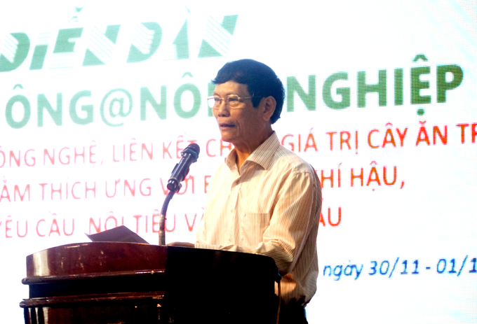 Ông Nguyễn Xuân Hồng, Chủ tịch Hội làm vườn Việt Nam phát biểu tại diễn đàn. Ảnh: Lê Hoàng Vũ.