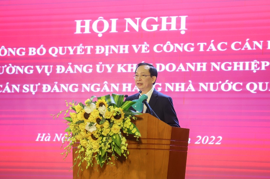 Ông Đào Minh Tú – Phó Bí thư Ban Cán sự Đảng, Phó Thống đốc thường trực NHNN phát biểu giao nhiệm vụ các đồng chí được bổ nhiệm.