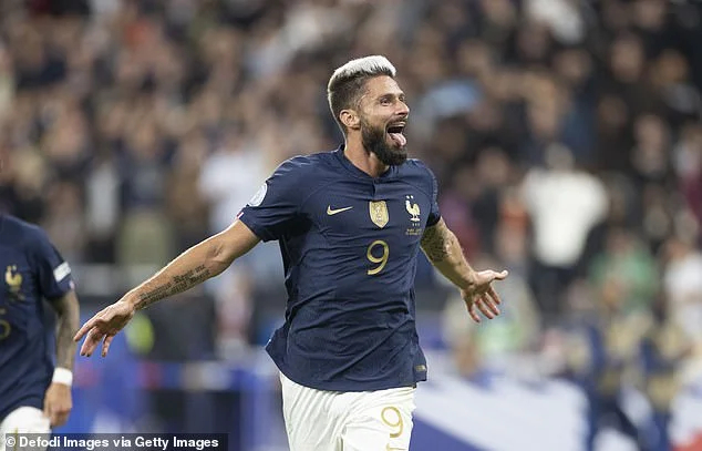 Olivier Giroud là chân sút vĩ đại nhất lịch sử bóng đá Pháp. Ảnh: Dailymail.