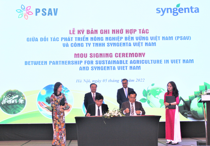 PSAV và Công ty TNHH Syngenta Việt Nam kí kết bản ghi nhớ hợp tác.