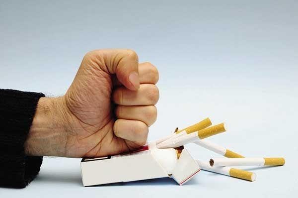 Để từ bỏ thuốc lá thành công, yếu tố đầu tiên cần phải có và mang tính quyết định là quyết tâm và niềm tin. (Ảnh minh họa)