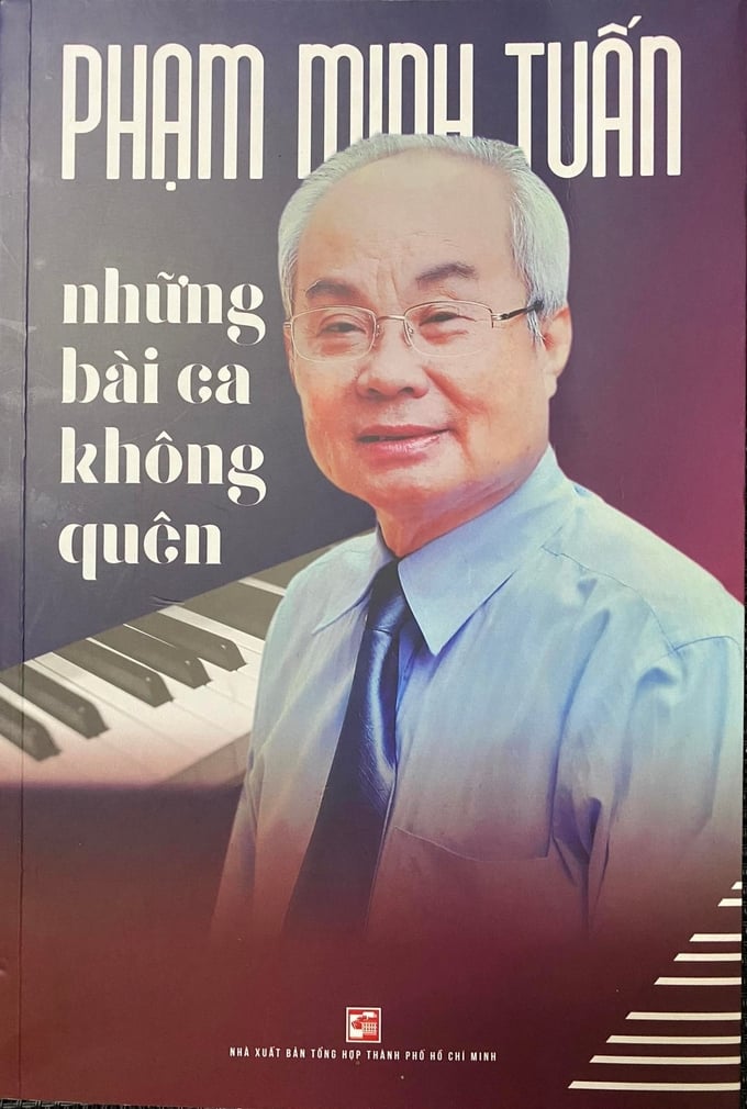 Cuốn sách ghi dấu sự nghiệp của nhạc sĩ Phạm Minh Tuấn.