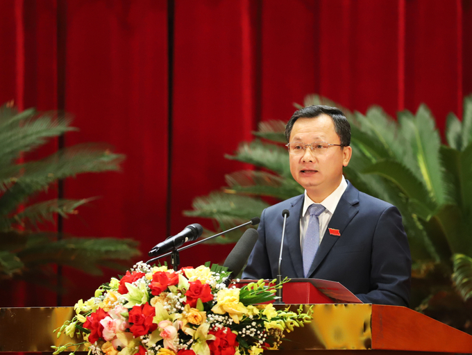 Ông Cao Tường Huy, Quyền Chủ tịch UBND tỉnh Quảng Ninh phát biểu tại Kỳ họp. Ảnh: Báo Quảng Ninh