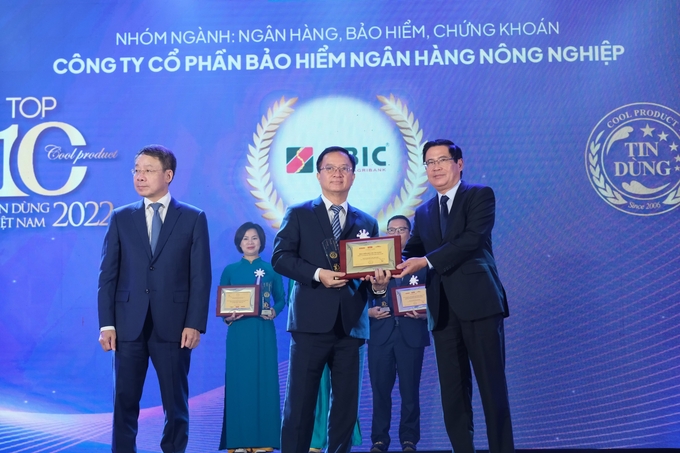 Năm 2022, sản phẩm Bảo an tín dụng của Bảo hiểm Agribank đã được vinh danh Top 10 Sản phẩm – Dịch vụ Tin dùng Việt Nam nhóm ngành Ngân hàng – Bảo hiểm – Chứng khoán.