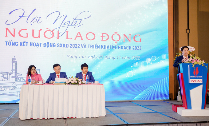 Tổng Giám đốc PV GAS Hoàng Văn Quang chúc mừng và kêu gọi tập thể KVT phát huy tinh thần đoàn kết, sáng tạo, nỗ lực để sẵn tiếp tục hoàn thành nhiệm vụ.