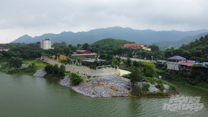 Vụ sản lấp lòng hồ Núi Cốc xảy ra vào tháng 10/2021. Ảnh: Toán Nguyễn.