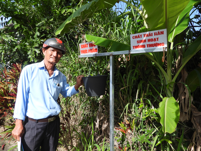 Phong trào phân rác thải tại nguồn ở xã Bình Lợi huyện Vĩnh Cửu. Ảnh: Trần Trung.