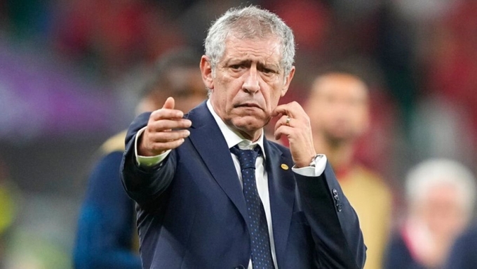 Fernando Santos chính thức phải ra đi. Ảnh: Express.