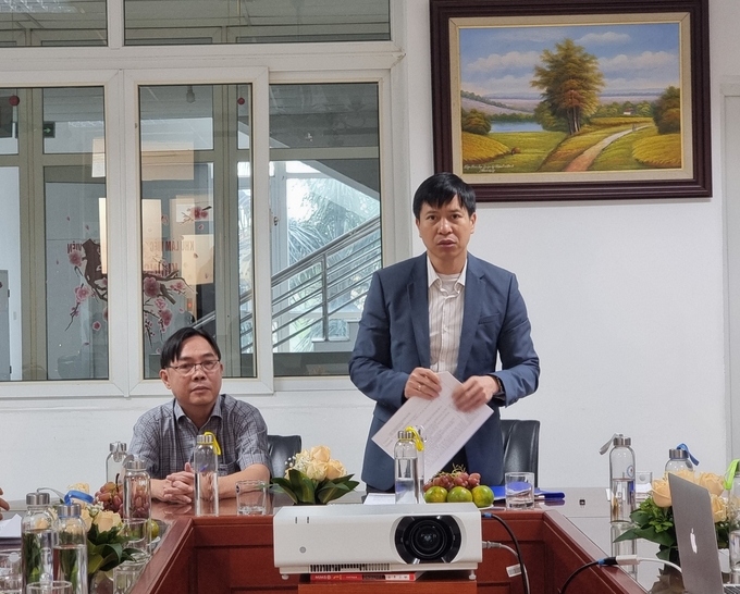 Ông Nguyễn Minh Tiến - Giám đốc Trung tâm Xúc tiến thương mại Nông nghiệp - đơn vị Trưởng khối thi đua năm 2023 phát biểu tại Hội nghị. Ảnh: Nam Khánh.