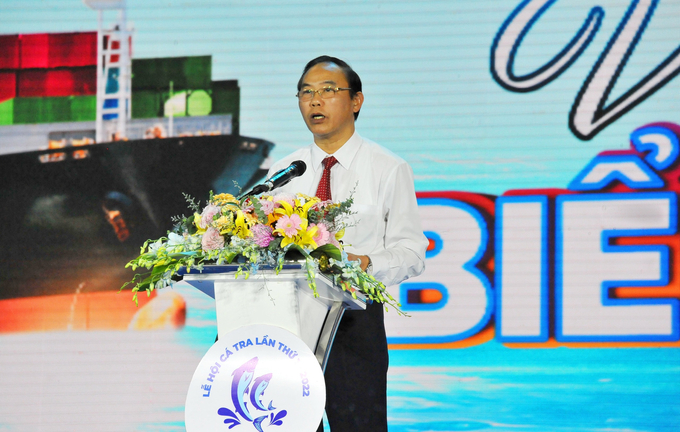 Thứ trưởng Bộ NN-PTNT Phùng Đức Tiến phát biểu tại Hội nghị 'Tổng kết ngành hàng cá tra năm 2022 và nhiệm vụ giải pháp năm 2023'.