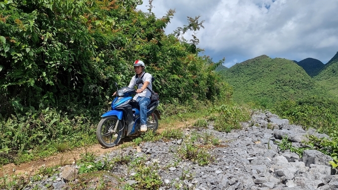 Địa hình tỉnh Cao Bằng bị chia cắt do núi đá và người dân ở không tập trung, dẫn tới việc thực hiện tiêu chí xây dựng về giao thông khó thực hiện. Ảnh: Toán Nguyễn.