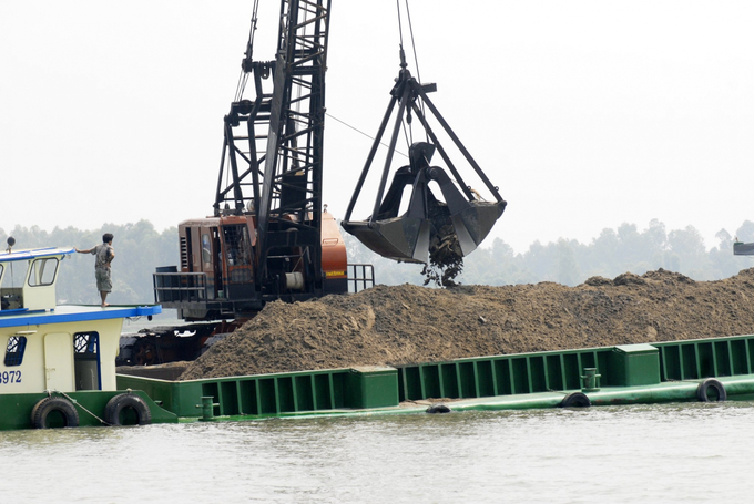 Sand mining in the Mekong Delta. Photo: Le Hoang Vu.